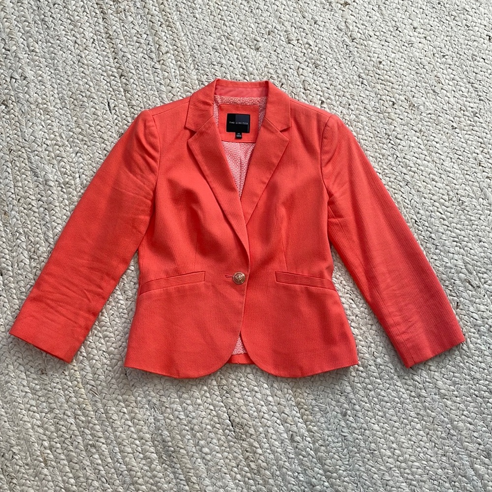 Coral 3/4 length blazer. The Limited size XS